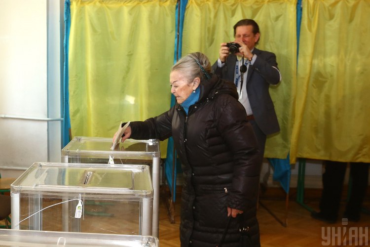 Cколько украинцев считают, что нужны досрочные выборы в Раду - опрос