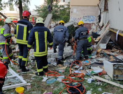 У Києві сьогодні в результаті вибуху пошкоджено кілька поверхів будинку У Києві сьогодні в результаті вибуху пошкоджено кілька поверхів будинку