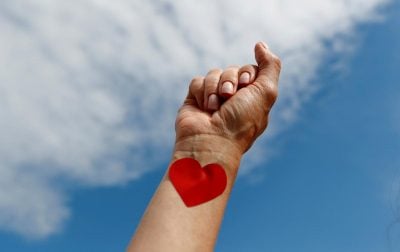 Лікар поділився, що кашель може бути симптомом інфаркту – Інфаркт симптоми  