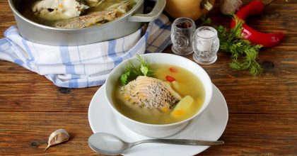 Смачна юшка - простий рецепт рибної юшки з сьомгою і грибами