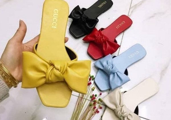 Наймодніші босоніжки без підборів, які подарують відчуття свободи – фото