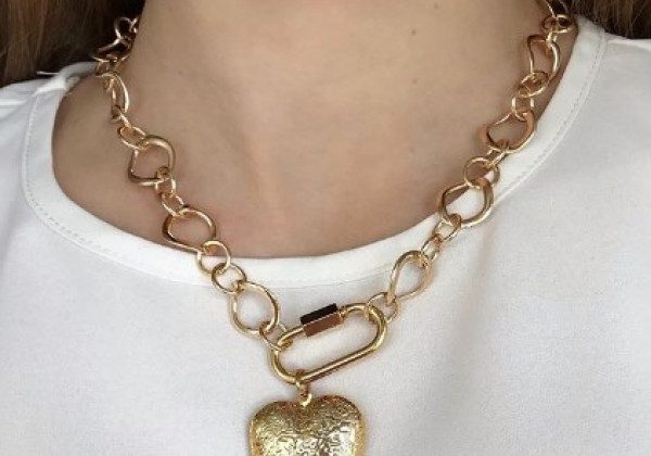 Модні прикраси: в моді гігантські ланцюги з 90-х і масивні браслети