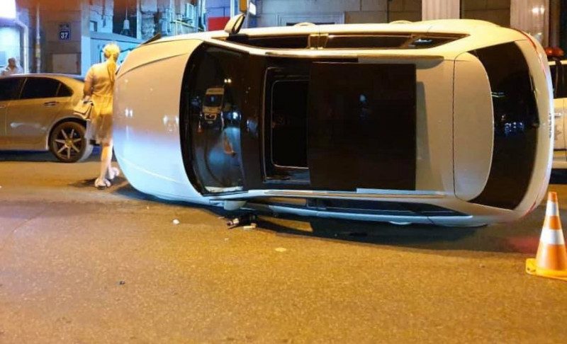 У Харкові п'яна дружина чиновника влаштувала масштабну ДТП