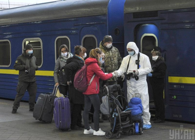 В Украине произошел сбой в работе поездов: в Укрзализныци предупредили пассажиров