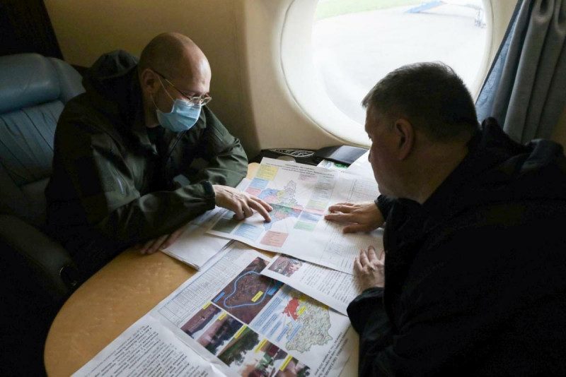 В Карпатах "большая вода": Шмыгаль и Аваков отправились в Ивано-Франковскую область