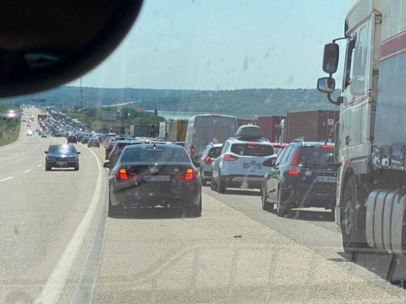 На в'їзді в Одесу утворилися величезні кілометрові затори