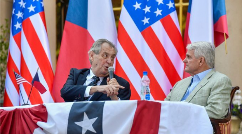 Президент Чехії назвав девіз протестів у США расистським