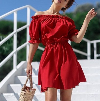 Сукні з відкритими плечима