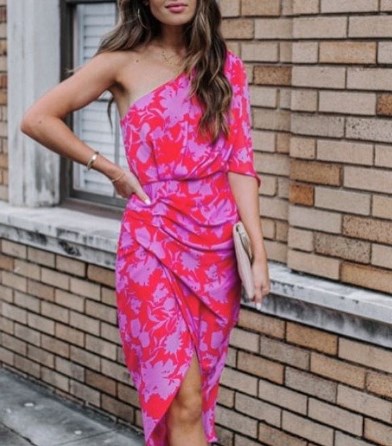 Сукні з відкритими плечима