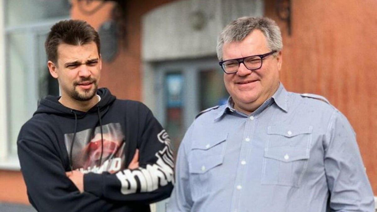 Віктор Бабарико і його син Едуард (ліворуч) Віктор Бабарико і його син Едуард (ліворуч)
