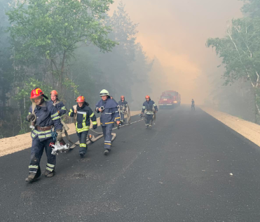 Часть Луганщины охватил огонь: сгорели более 100 домов, есть жертвы