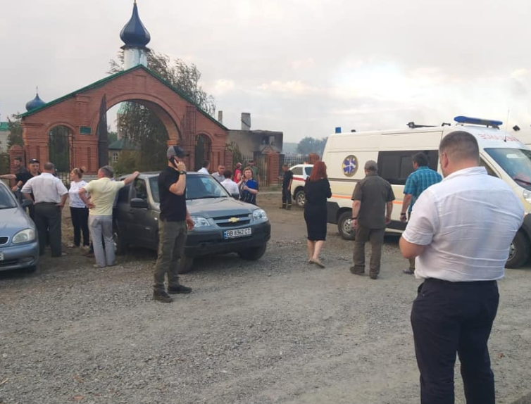 У результаті пожеж на Луганщині загинули люди, згоріло багато будинків У результаті пожеж на Луганщині загинули люди, згоріло багато будинків