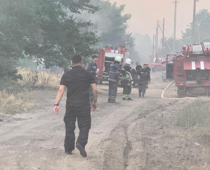 У результаті пожеж на Луганщині загинули люди, згоріло багато будинків У результаті пожеж на Луганщині загинули люди, згоріло багато будинків