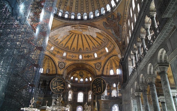 Мечеть в соборе Святой Софии: в ЕС возмущены решением Турции