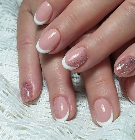 Французький манікюр з малюнком