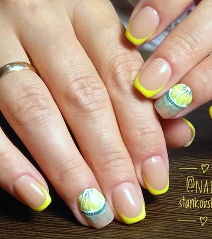 Французький манікюр з малюнком