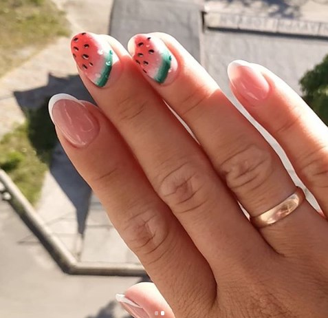 Французький манікюр з малюнком