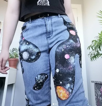 Джинсы с росписью 2020