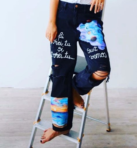 Джинсы с росписью 2020