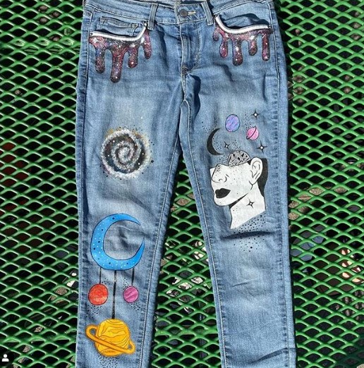 Джинсы с росписью 2020