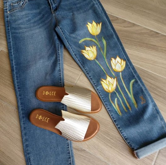 Джинсы с росписью 2020