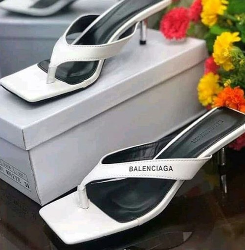 Босоніжки на підборах 2020 літо Босоніжки на підборах 2020 літо