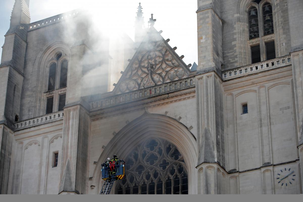 Пожежа в соборі Петра і Павла в Нанті