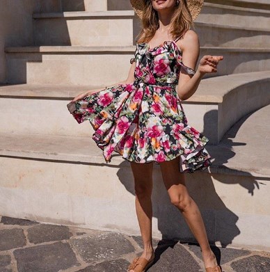 Модні сукні з воланами