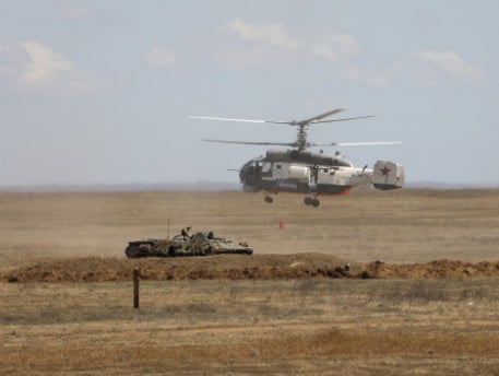 Массовая переброска войск в Крым: РФ внезапно перекрыла Керченский пролив