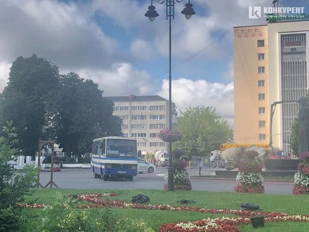 Автобус с заложниками в Луцке / Конкурент