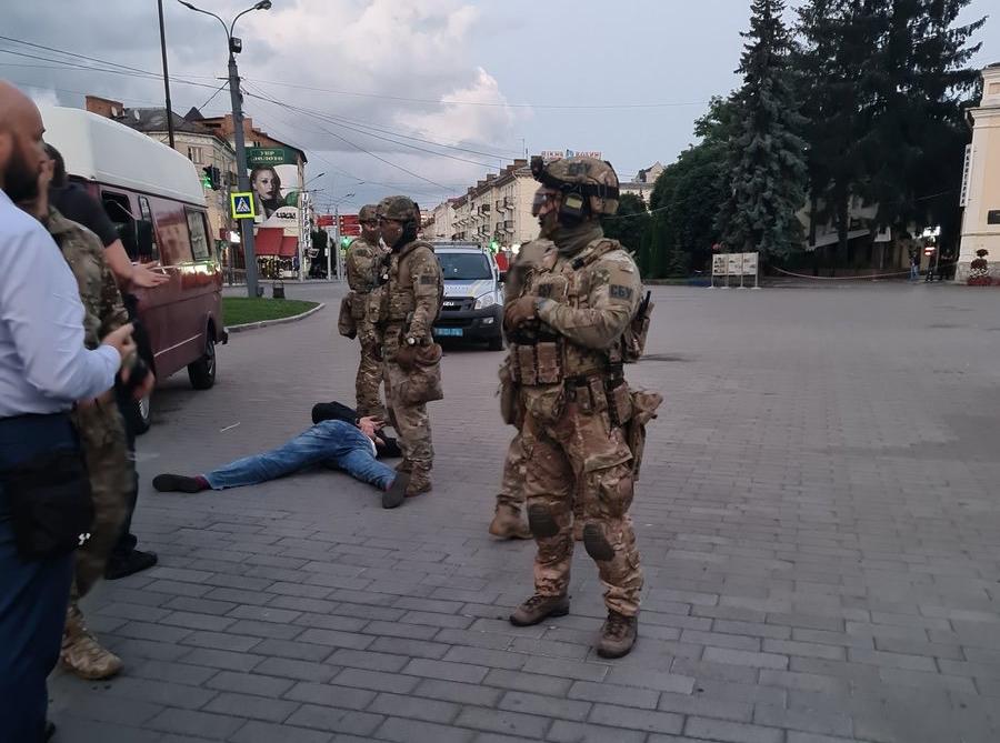 С места событий: как проходила антитеррористическая операция в Луцке С места событий: как проходила антитеррористическая операция в Луцке