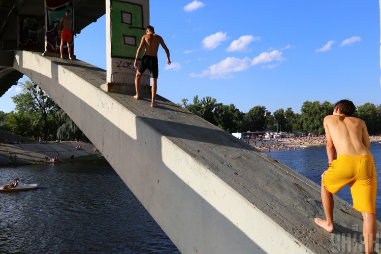 Погода, міст