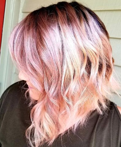 Жіноча стрижка перевернутий боб 2020