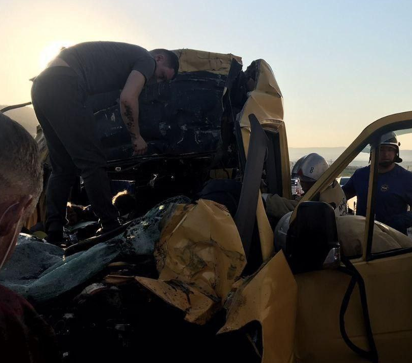 У Криму Mercedes Sprinter врізався у вантажівку, вісім жертв – Новини Криму сьогодні У Криму Mercedes Sprinter врізався у вантажівку, вісім жертв – Новини Криму сьогодні