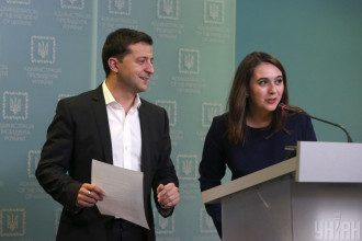 Балашов розніс чутки про роман Зеленського з Мендель – Зеленський та Мендель Балашов розніс чутки про роман Зеленського з Мендель – Зеленський та Мендель
