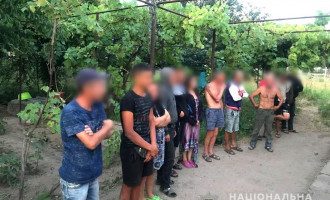 Под Херсоном мужчина завел рабов и сдавал их в аренду