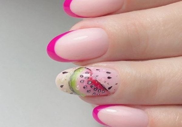 Французький манікюр з малюнком – модні ідеї дизайну нігтів на літо – фото