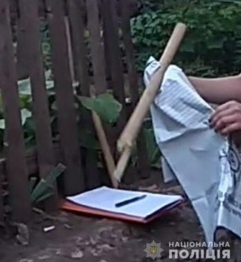 Держал на привязи и лупил палкой: в Кривом Роге полиция освободила мужчину из плена знакомого