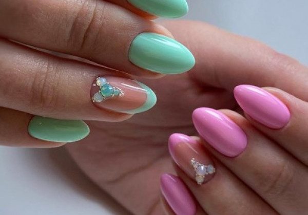 Бирюзовый маникюр 2020 лето