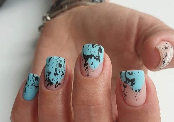 Бирюзовый маникюр 2020 лето
