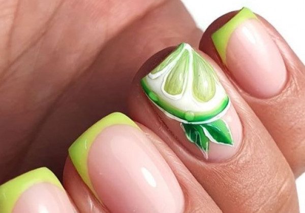 Французский маникюр с рисунком