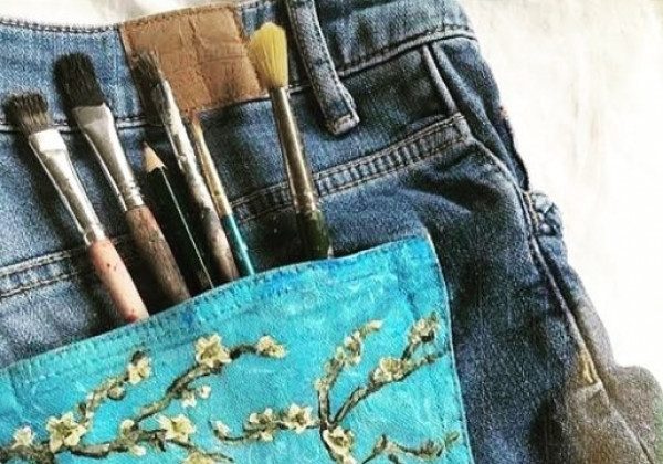 Джинсы с росписью 2020