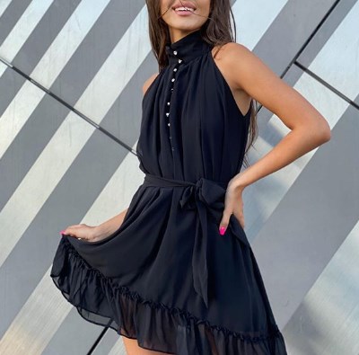 У моді total black У моді total black