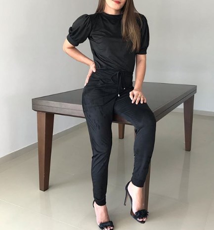 У моді total black У моді total black