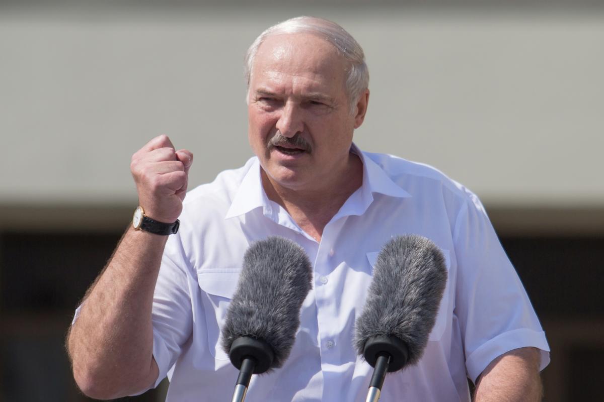 «Посредником между желтыми жилетами и Макроном»: Лукашенко ответил мировым лидерам