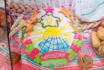 Білорусь - смачний тортик, який всі хочуть з'їсти. Навіть Україна Білорусь - смачний тортик, який всі хочуть з'їсти. Навіть Україна