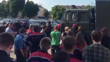 Свавілля в Білорусі - відео, як схопили лідерів штабу опозиції, злили в мережу Свавілля в Білорусі - відео, як схопили лідерів штабу опозиції, злили в мережу