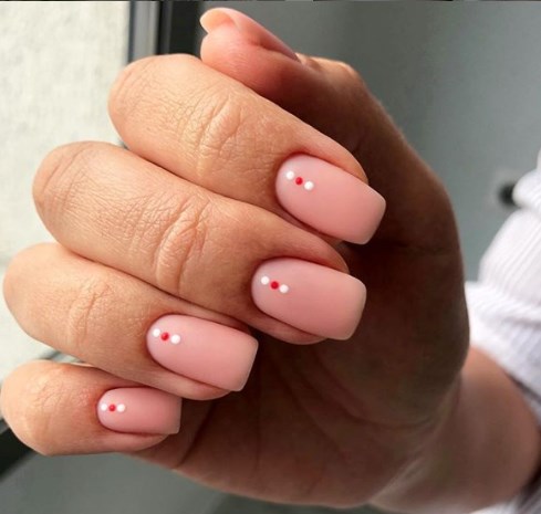 Нюдовий манікюр 2020 осінь Нюдовий манікюр 2020 осінь