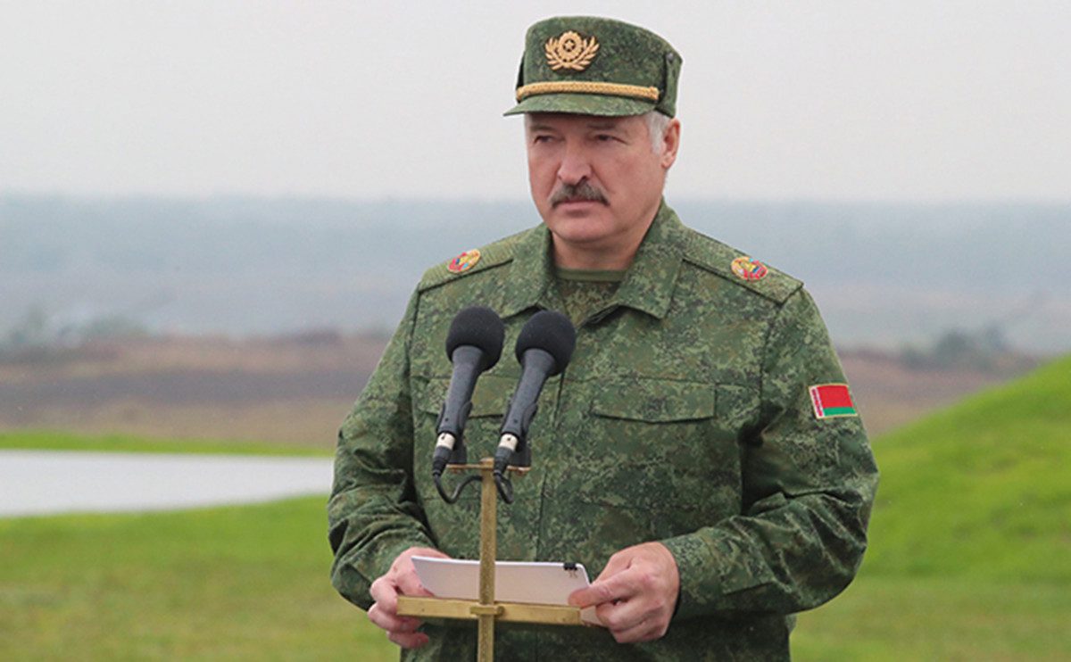 У Лукашенко заявили о "плацдарме НАТО" в Украине и пригрозили "ядерной дубинкой"
