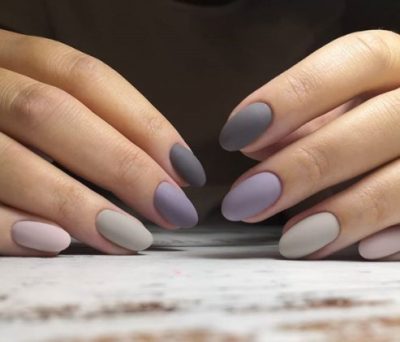 50 відтінків сірого: наймодніші кольори для нігтів на осінь 2020 - фото